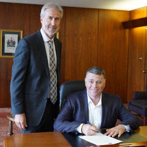 Dr. Russ Kerr and PEI's Premier King usher in Global Biotech Week 2019